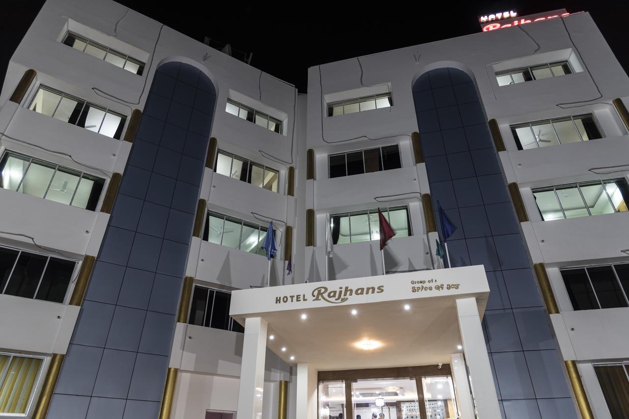 Rajhans Hotel & Resort Phalta Exterior foto
