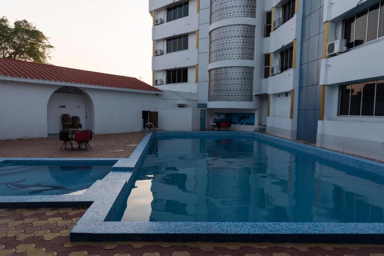 Rajhans Hotel & Resort Phalta Habitación foto